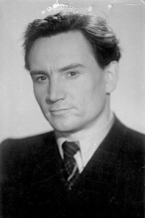 Игорь Безяев